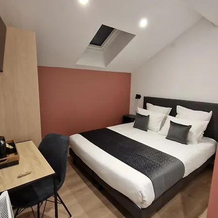 Domaine De Saint Jacques Devant Bruyeres Hotel *