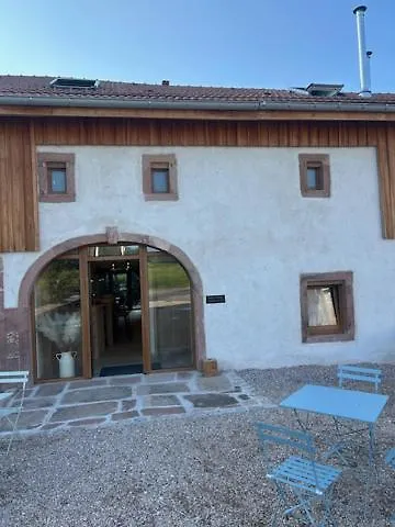 Domaine De Saint Jacques Devant Bruyères