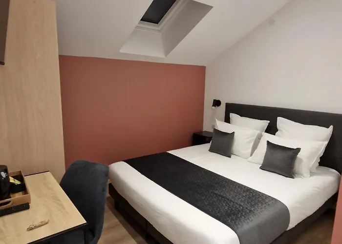 Domaine De Saint Jacques Devant Bruyères Hotel *