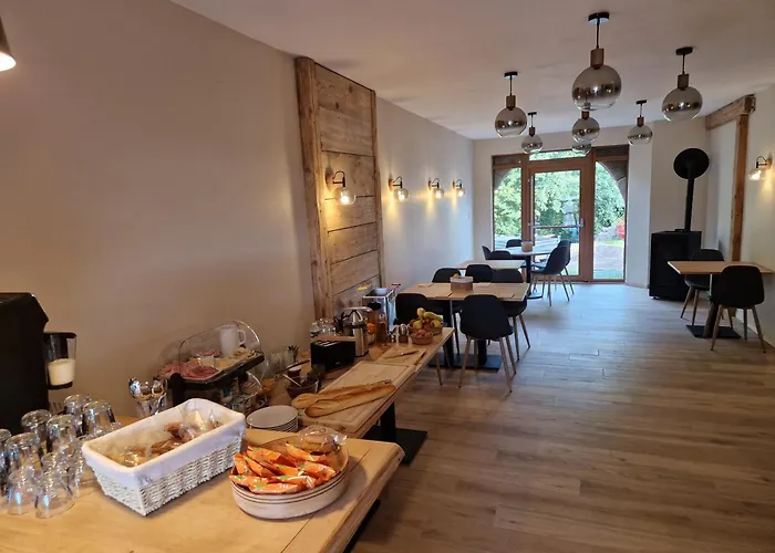 Domaine De Saint Jacques Devant Bruyères